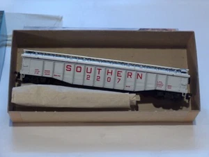 HO Athearn Southern 50' Covered Gondola 2207 kit # 1660 Built w/ Box - Picture 1 of 3