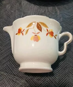 VINTAGE HALL CHINA AUTUMN LEAF CREAMER 1940's BRIGHT GILDING - Picture 1 of 5