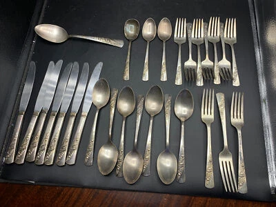 Ramillete nupcial Harmony House / Wallace placa de plata 28 piezas Foto 1 de 4