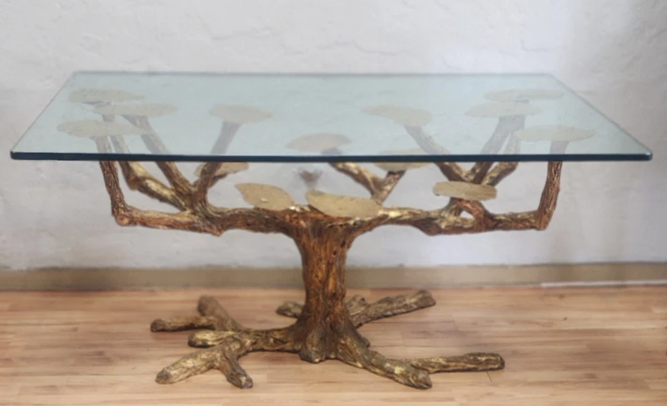 Mesa de comedor/vestíbulo grande vintage de mediados de siglo con extremidad de árbol de latón con vidrio grueso Foto 1 de 4