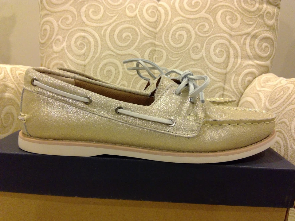 G H Bass & Company Anchor Women's Boater Gold Leather Shoes Size 9m