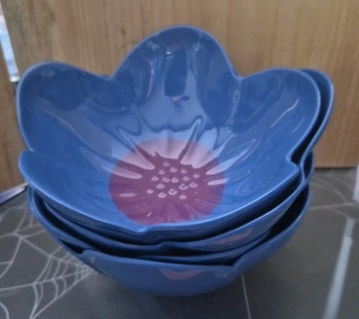 Cuencos con forma de flor de melamina de 4 quilates azul con helado púrpura para habitación de verano esenciales Foto 1 de 4