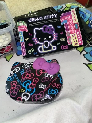 Paleta de sombras de ojos raras Hello Kitty Tokyo Pop Foto 1 de 3
