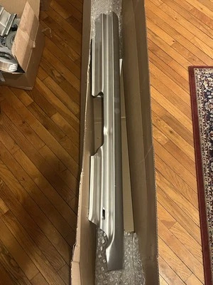 Volkswagen Golf/Jetta (Mk4) 1999-2004 panel basculante de 4 puertas, lado del pasajero Foto 1 de 2