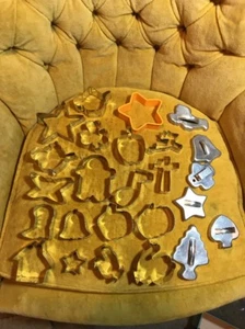 28 Piece Odd Lot Vintage Cookie Cutters Bakery Chef Cooking Girl Scouts PAC Man - Picture 1 of 12