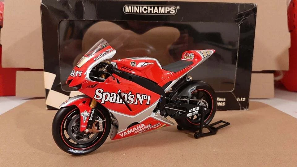 MINICHAMPS: Yamaha YZR-M1 Ruben Xaus Fortuna Yamaha Team. MotoGP 2005 122 053011 - Image 1 of 4