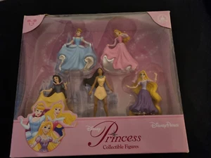 DISNEY PARKS PRINCESS COLLECTION . PLAY FIGURES - Foto 1 di 6