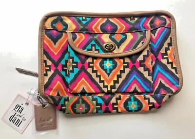 Gia and Dani by Gigi Hill "MILEAH TRAVEL BAG" Del Rio New - Image 1 of 4