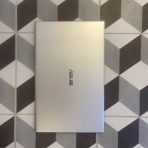 ASUS Vivobook M712D 17.3" Laptop AMD RYZEN 5 3500U 256GB 1 TB 8GB RAM Win 11 - Picture 1 of 6