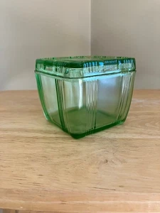 Vintage Uranium Hazel Atlas 4” X 4” Crisscross Green Refrigerator Dish w/Cover - Picture 1 of 5