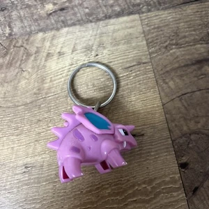 De colección 1998 Nidorino Pokemon Llavero Figura Juguete Nintendo Burger King Púrpura - Imagen 1 de 5