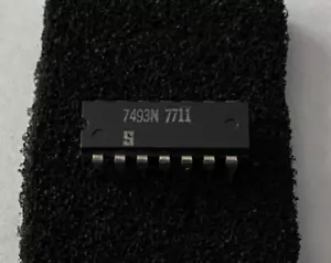 Signetics 7493N decade and binary counters Integrated Circuit - Picture 1 of 1