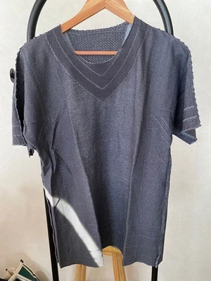 CAMISETA MASCULINA TINGIDA ISSEY MIYAKE USADA A-POC MUITO BOA - Imagem 1 de 3