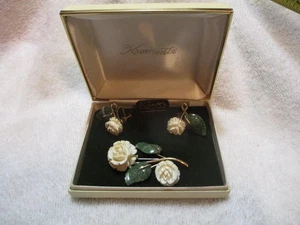 De colección. Krementz Rosas Marfil con Hojas de Jade Pin y Pendientes 14K Superposición en Orig. Caja - Imagen 1 de 2