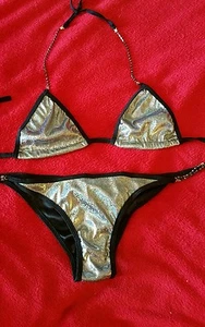 NEU OHNE ETIKETT SILBER MIT SCHWARZEN STEINEN WETTBEWERBSSTIL SCRUNCH BIKINI EINGRÖSSE PASST S/M - Bild 1 von 6