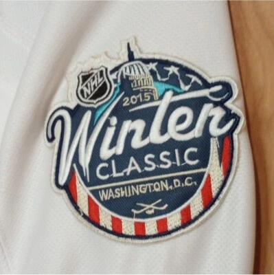 Классическая зимняя футболка Reebok Chicago Blackhawks Duncan Keith No2 2015 женский размер 48 - Изображение 1 из 4