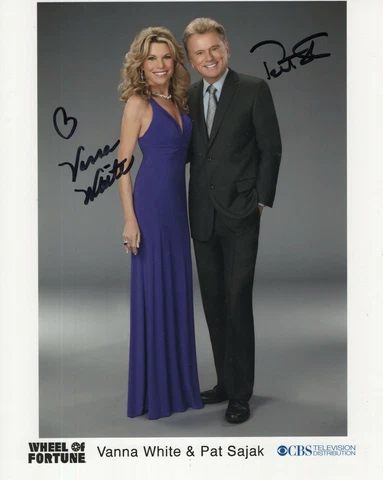 WHEEL OF FORTUNE HAND SIGNED 8x10 COLOR PHOTO+COA     PAT SAJAK+VANNA WHITE Cover