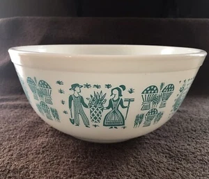 Vintage Pyrex Amish Butterprint Mixing Bowl, White/Blue 2.5 Qt. Beautiful Shape - Picture 1 of 6