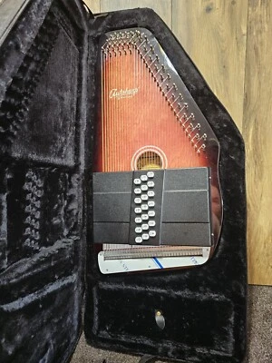 Beautiful Oscar Schmidt OS21C Auto Harp  W/ Very Nice Case, Paperwork, And Book - Image 1 of 4
