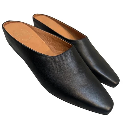 Zapato Andre Assous Norma Mule 7 para mujer de cuero peso pluma punta puntiaguda sin cordones Foto 1 de 4