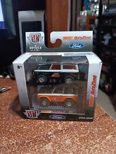 M2 machines Auto-Lift Autozone Exclusive 66 Ford Bronco no top & 66 Bronco Hard