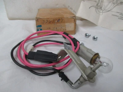 Mopar новый из старых запасов 1976-77 Plymouth Volare Dodge Aspen багажник лампа пакет 3747187 - Изображение 1 из 3