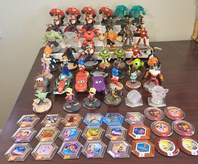 Enorme Lote Disney Infinity 45 Figuras Discos de Potencia Cristal Marvel DC Princess Cars Foto 1 de 4