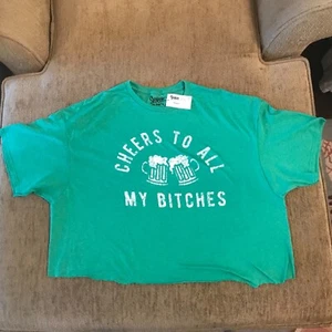 St Patrick’s Day „Cheers to all My Bitches“ Crop Top T-Shirt Gr. 2 XL Neu - Bild 1 von 8