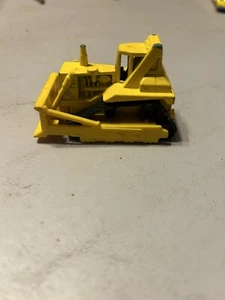 1991 Hot Wheels Die Cast Yellow Bulldozer Construction 1:64 scale - Picture 1 of 3