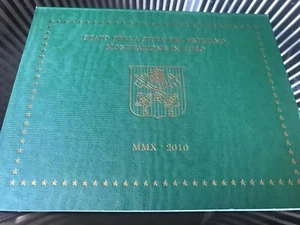 VATICAN 8 EURO COINS SET 2010 BENEDICT XVI IN OFFICIAL PRESENTATION FOLDER - Picture 1 of 3