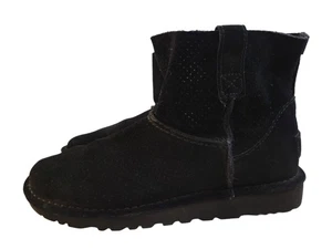 UGG Classic ungefütterte Mini Perf Damenstiefel 1016852 schwarz Leder Größe 6 - Bild 1 von 7