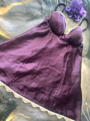 Lencería Babydoll Gilligan O'Malley Mediana Ciruela Púrpura Satén Marfil Crema Encaje Foto 1 de 4