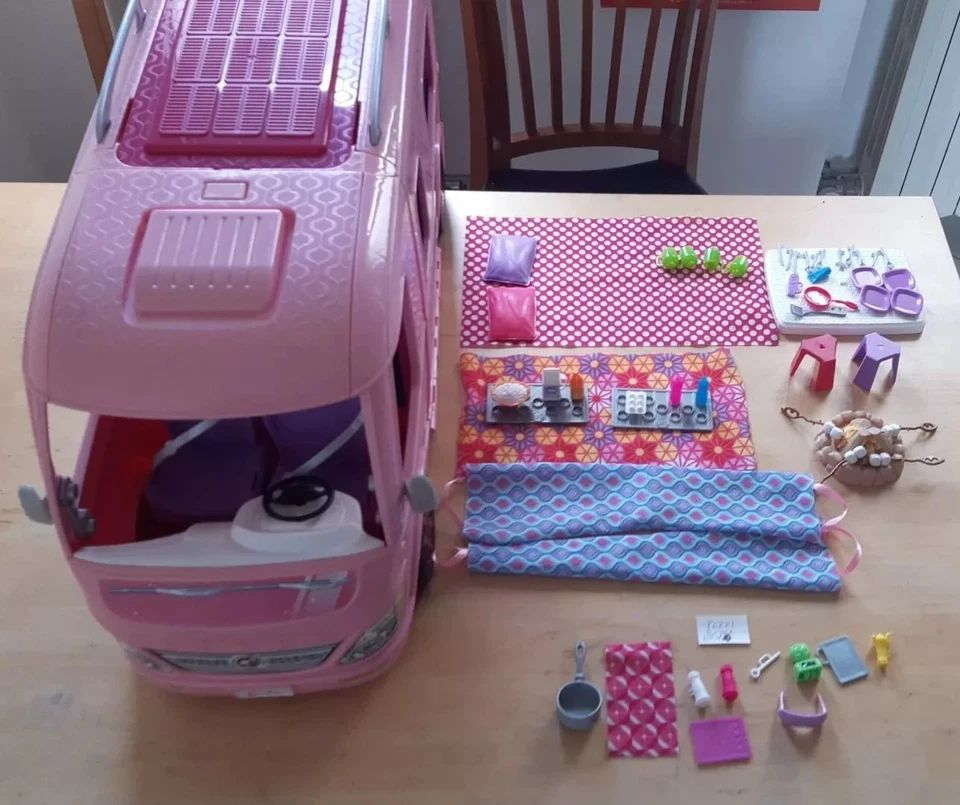 BARBIE CAMPER DEI SOGNI GIOCATO POCHISSIMO E QUASI COMPLETO DI ACESSORI + ACESSO - Imagen 1 de 4