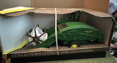 1/16 JOHN DEERE MODEL 12A 50th ANNIVERSARY COMBINE NIB - Image 1 of 4