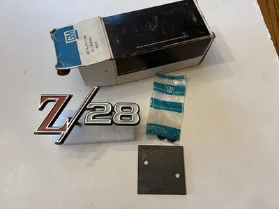 Nos gm 1969 Camaro Z/28 parrilla emblema gm# 3958642 Foto 1 de 4