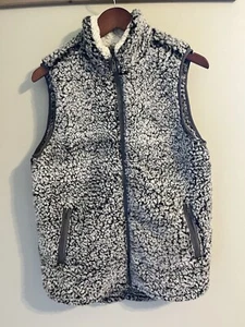Thread Supply Sherpa Vest Gray White Medium Fuzzy Fluffy Soft Excellent - Picture 1 of 6
