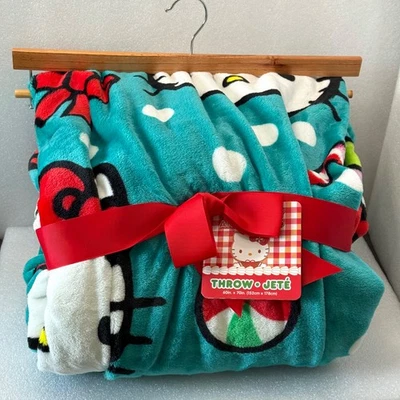 Hello Kitty Christmas Plush Throw 60x70 Candy Canes Peppermint Blanket Brand New - Image 1 of 4
