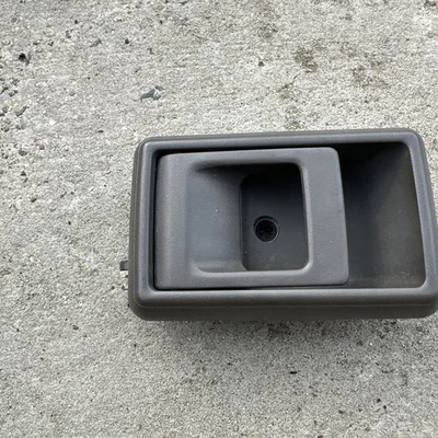 Manija de puerta interior delantera derecha marrón Toyota Tacoma 1996-2002 4Runner 1996-2004 Foto 1 de 4