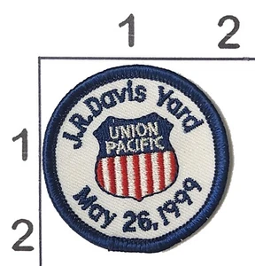 Patch Union Pacific Railroad 1999 J.R. Davis Yard rotonda vintage cucita su treno - Foto 1 di 1