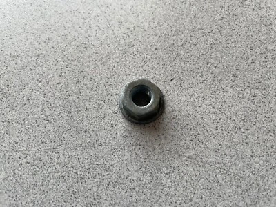 Mercedes-Benz SLK280 SLK350 R171 2004-2010 ~ 1 TUERCA DE ACOPLAMIENTO LIMPIAPARABRISAS ~ N0000003175 Foto 1 de 3