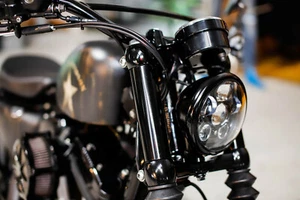 LED SCHEINWERFER 5,75" mit Standlicht und CE geprüft Sportster DYNA Softail - Picture 1 of 12