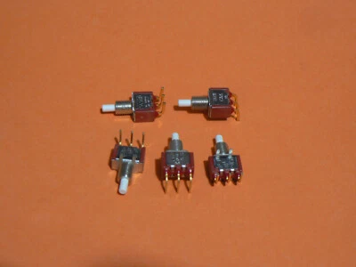 INTERRUPTOR PULSADOR MOMENTÁNEO 5 PIEZAS C&K U811 NC-NO-C 1A 120VAC "ENVÍO GRATUITO A EE. UU." Foto 1 de 4