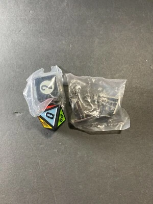 Scene It James Bond 007 (Set of 4) Game Pieces Movers Tokens & dice replacement - Image 1 of 4