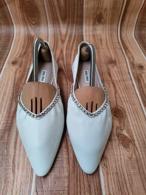 Pisos planos de ballet Miu Miu de cuero blanco adornados con punta EU 36 US 6 Foto 1 de 4