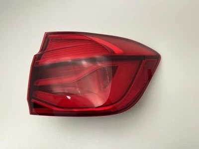 BMW 330i 2017-18 luz trasera derecha montada en cuarto sedán de un rasguño AWD 73 K 62592 Foto 1 de 4