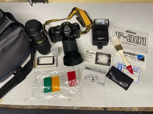 Nikon F-301 analoge 35mm Spiegelreflexkamera, viel Zubehör - Bild 1 von 7
