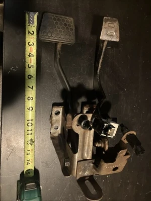 1982-1992 CHEVROLET CAMARO Brake Clutch Pedal Complete OEM Original Used  - Image 1 of 4