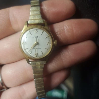 复古 Kent Swiss 手发条手表女式 17 珠宝金色弹力表带机械 — 第 1/3 张图片