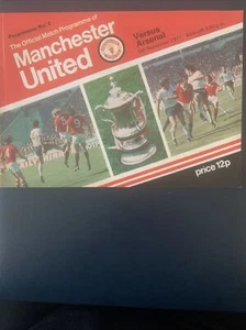 1977 Manchester United V Arsenal Football Soccer Match Programme - Picture 1 of 3