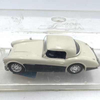 Vitesse Austin Healey 3000 White 1/43 Scale Model Car                        H16 - Image 1 of 4